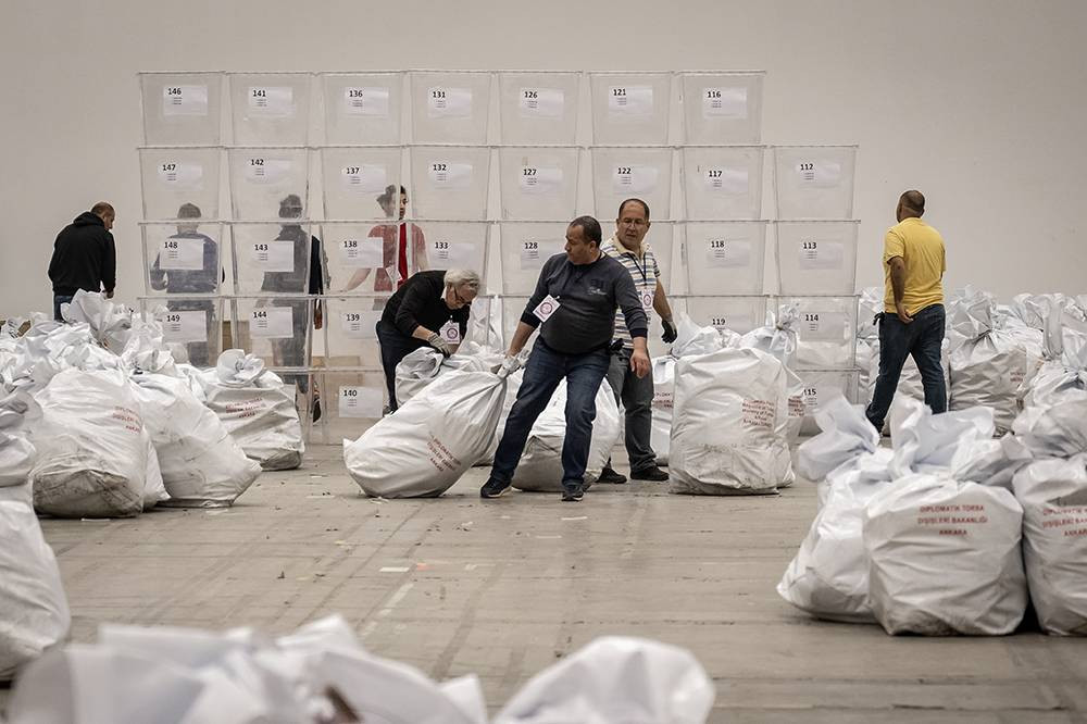 Yurt dışı temsilciliklerde kullanılan 1 milyon 817 bin oyun tasnifine başlandı - Resim: 7